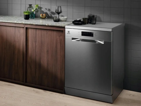 Посудомоечная машина Electrolux ESA47210SX серебристый