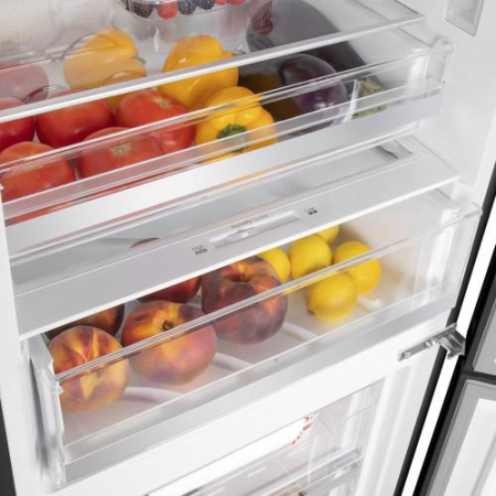 Холодильник с морозильником MAUNFELD MFF200NFB черный
